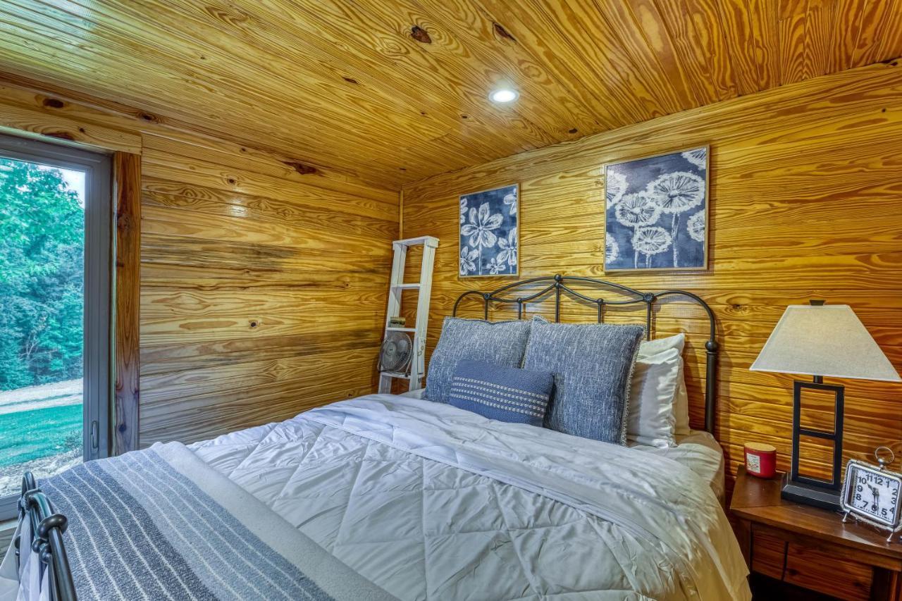 The Gemini-A Dreamy, Waterfront Tiny Cabin Rogersville Bagian luar foto