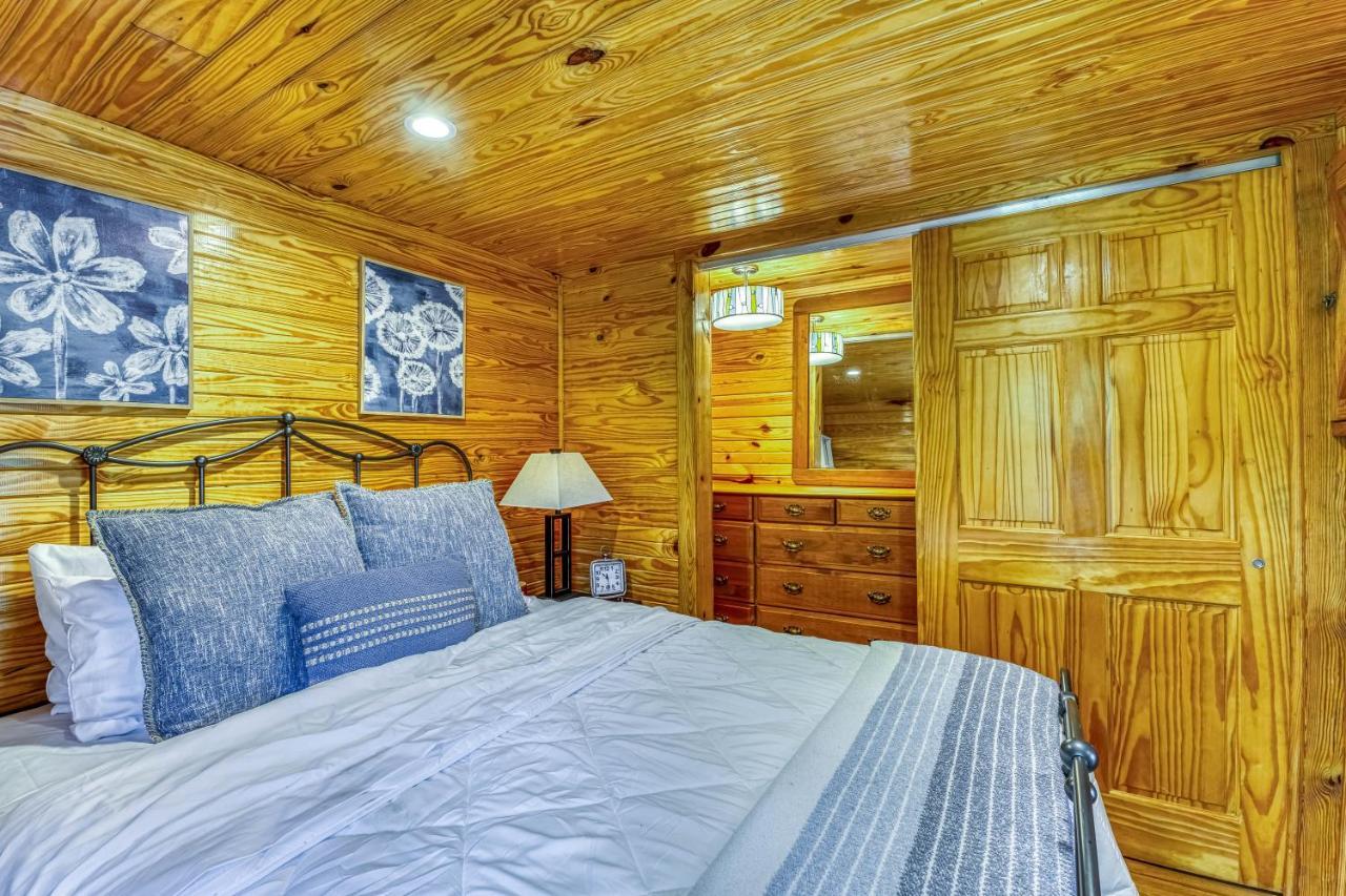 The Gemini-A Dreamy, Waterfront Tiny Cabin Rogersville Bagian luar foto