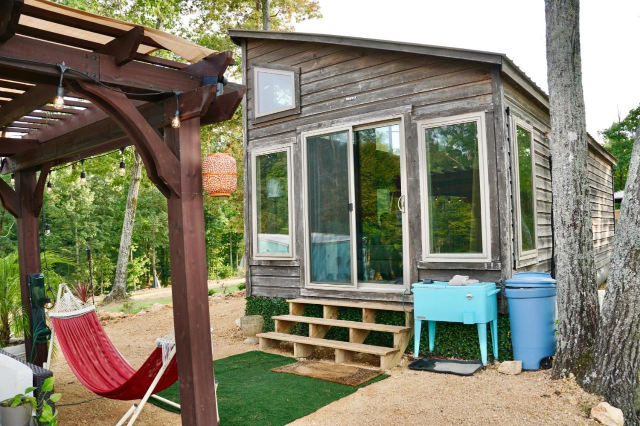 The Gemini-A Dreamy, Waterfront Tiny Cabin Rogersville Bagian luar foto
